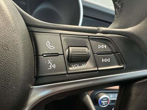 Used 2019 Alfa Romeo Giulia Ti image 28