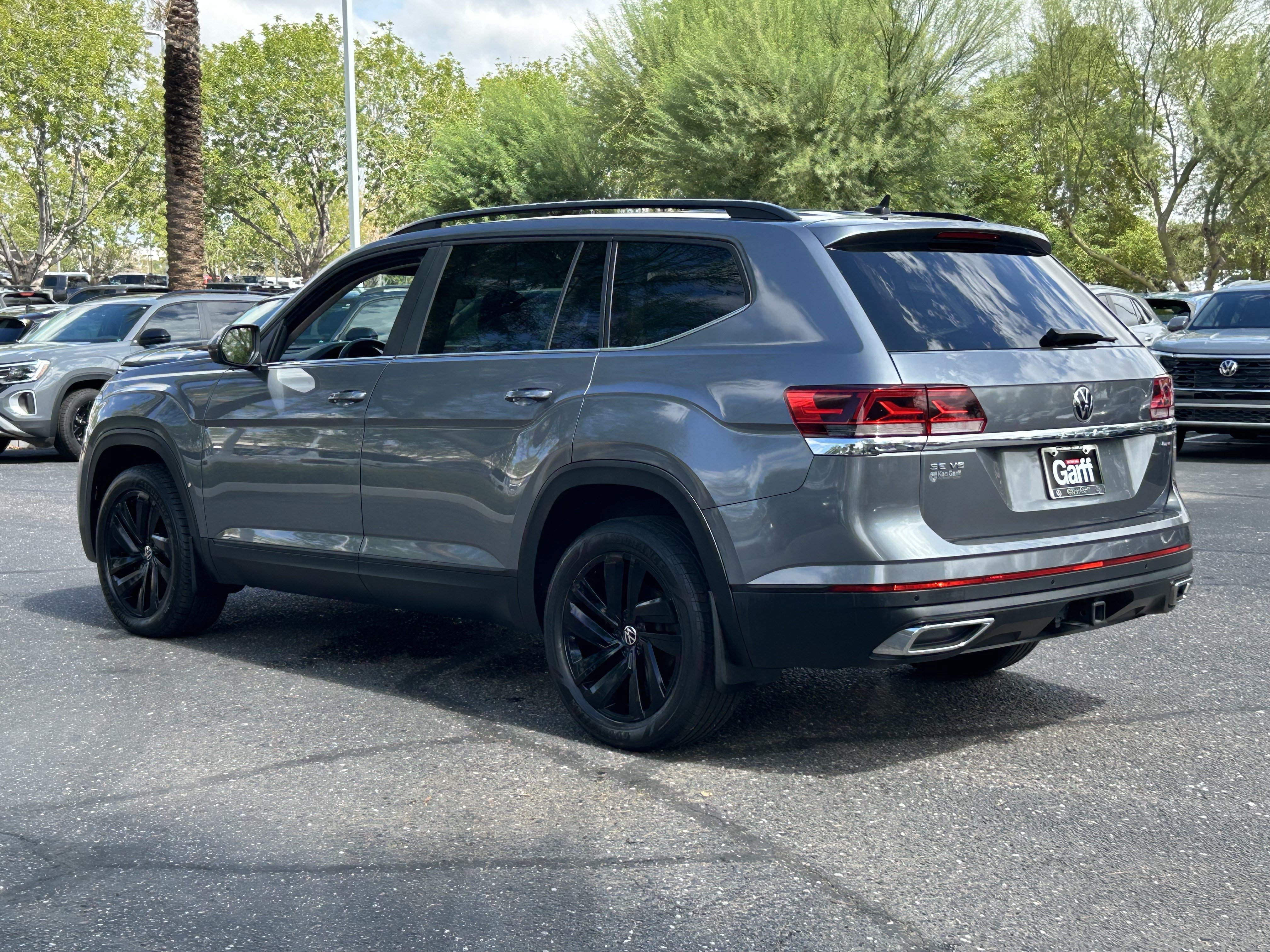 Used 2023 Volkswagen Atlas SE w/ Panoramic Sunroof Package AWD/4WD image 3