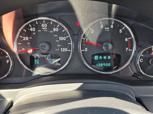 Used 2012 Jeep Liberty Limited Jet w/ Comfort/Convenience Group AWD/4WD image 12