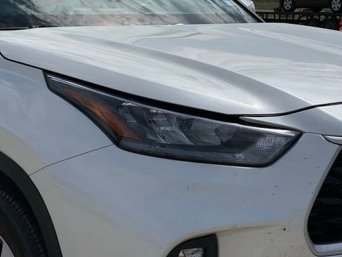 Used 2020 Toyota Highlander XLE image 6