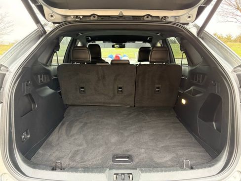 Used 2022 Ford Edge ST-Line image 11