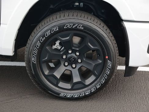 New 2026 RAM 1500 4x4 Crew Cab image 8