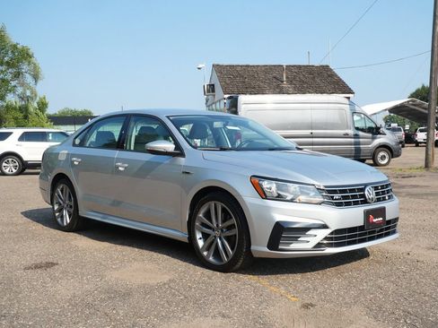 Used 2018 Volkswagen Passat 2.0T R-Line FWD image 1