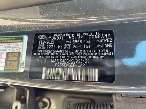 Used 2025 Hyundai Elantra SEL image 35