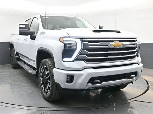 New 2026 Chevrolet Silverado 2500 High Country w/ High Country Premium Package AWD/4WD image 2