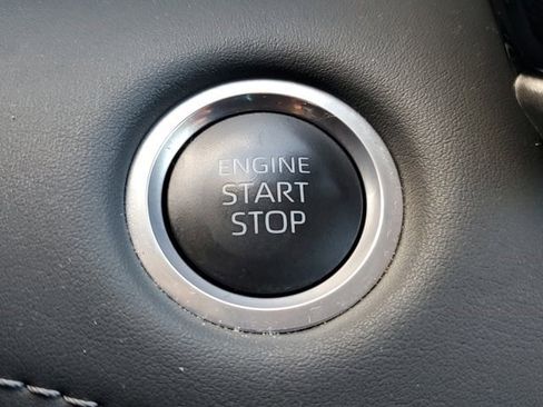 Used 2024 Toyota Highlander LE image 23