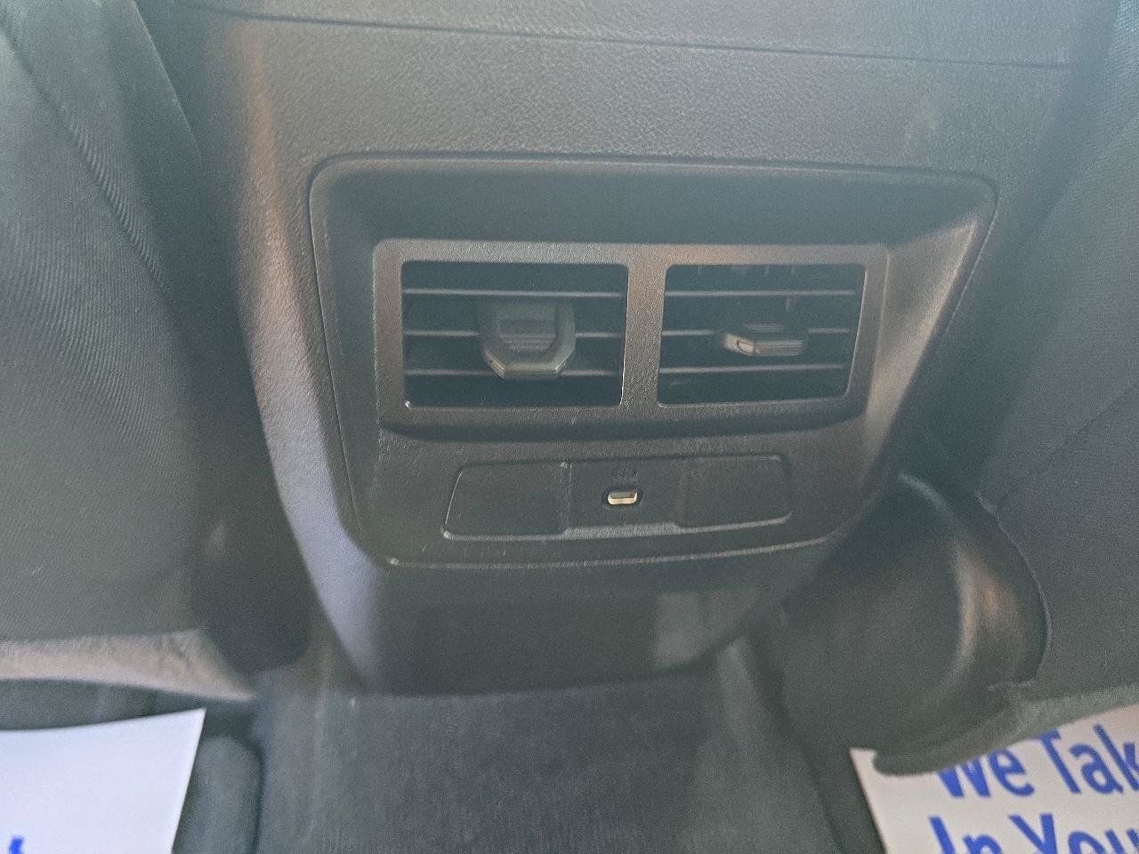 Used 2023 Chevrolet Colorado LT w/ LT Convenience Package II AWD/4WD image 11