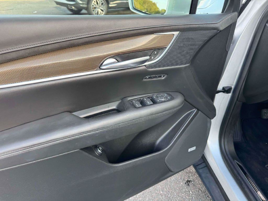 Used 2019 Cadillac XT5 Platinum AWD/4WD image 17