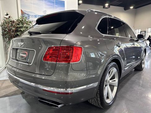 Used 2017 Bentley Bentayga image 41