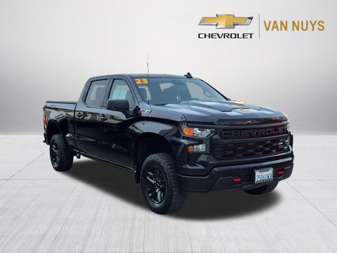 Used 2023 Chevrolet Silverado 1500 Custom Trail Boss AWD/4WD image 3