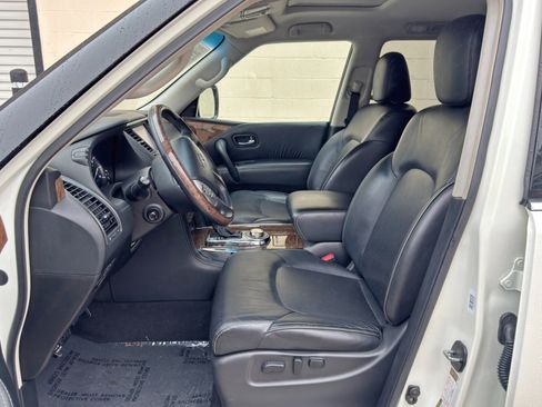 Used 2017 INFINITI QX80 4WD w/ Driver Assistance Package image 16