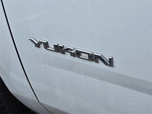 Used 2017 GMC Yukon SLT image 15