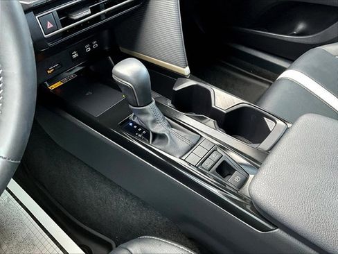 Used 2025 Toyota Camry SE FWD image 12