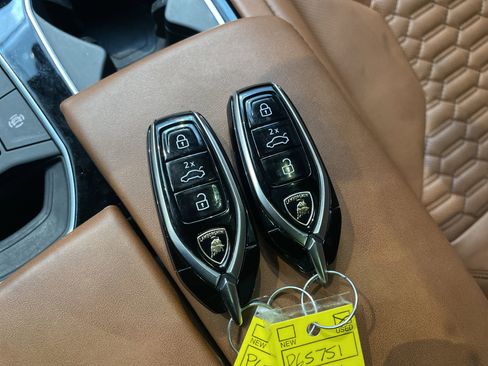 Used 2021 Lamborghini Urus image 46