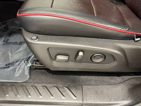 Used 2024 Chevrolet Colorado Trail Boss image 12