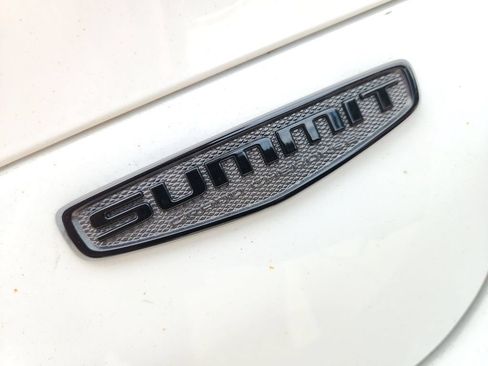 Used 2023 Jeep Grand Cherokee L Summit AWD/4WD image 11