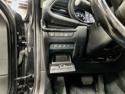 Used 2022 MAZDA MAZDA3 s image 13
