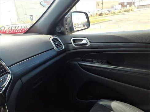 Certified 2021 Jeep Grand Cherokee Laredo X image 19