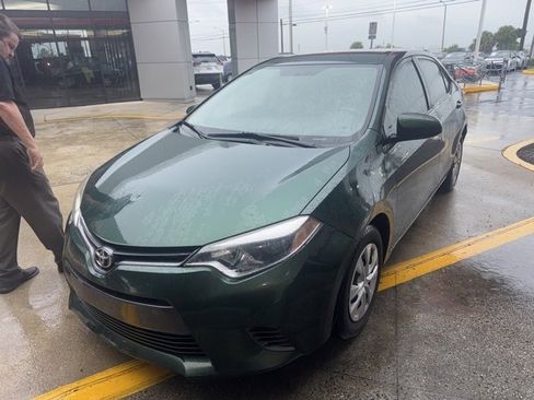 Used 2016 Toyota Corolla LE image 1