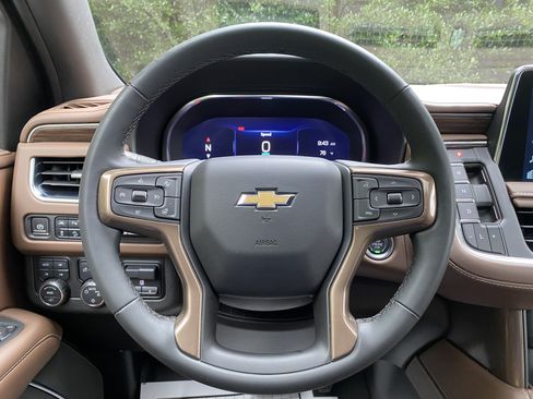 Used 2024 Chevrolet Tahoe High Country AWD/4WD image 19