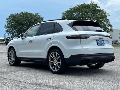 Used 2020 Porsche Cayenne AWD/4WD image 5