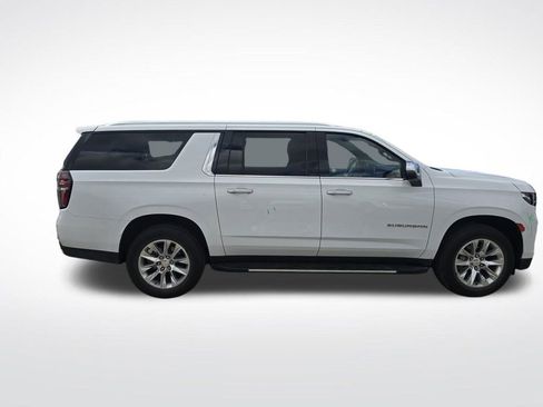 Used 2023 Chevrolet Suburban Premier image 8