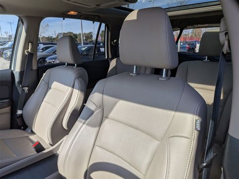 Used 2020 Honda Pilot Elite image 15