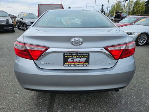 Used 2016 Toyota Camry LE image 5