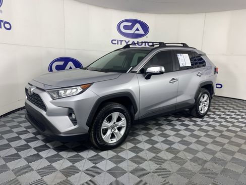 Used 2021 Toyota RAV4 XLE w/ Convenience Package image 7