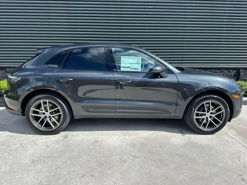 Used 2026 Porsche Macan AWD/4WD image 9