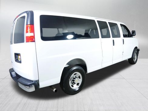 Used 2025 Chevrolet Express 3500 LT w/ LT Preferred Equipment Group image 7