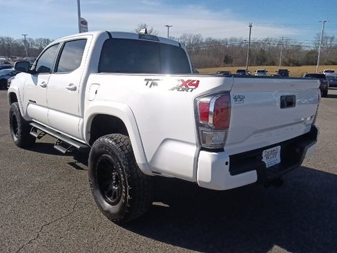 Used 2022 Toyota Tacoma TRD Off-Road image 4