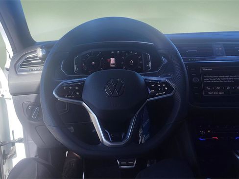 Used 2022 Volkswagen Tiguan SEL R-Line image 13