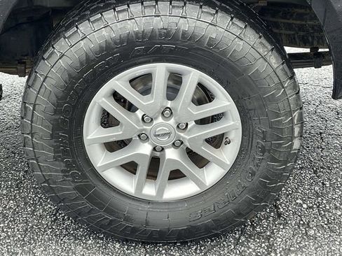 Used 2016 Nissan Frontier SV AWD/4WD image 9