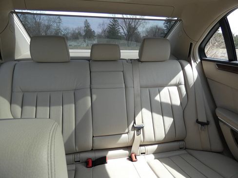 Used 2014 Mercedes-Benz E 350 4MATIC Sedan image 20