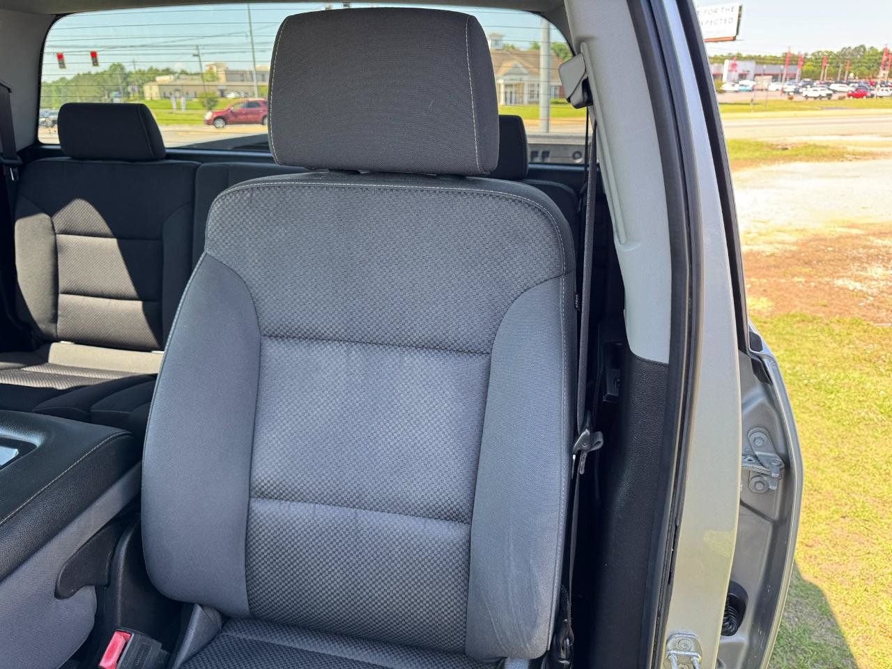 Used 2019 GMC Sierra 1500 SLE w/ SLE Value Package AWD/4WD image 28