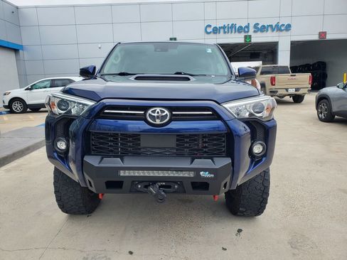 Used 2021 Toyota 4Runner TRD Off-Road image 2