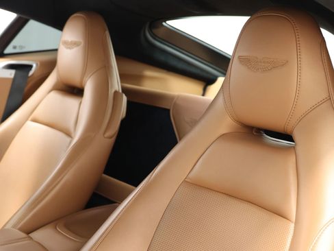 Used 2019 Aston Martin V8 Vantage Coupe RWD image 17