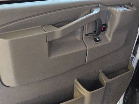 Used 2023 GMC Savana 3500 Work Van w/ Driver Convenience Package image 12