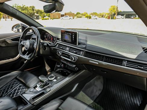 Used 2019 Audi S4 Premium Plus w/ Premium Plus Package AWD/4WD image 19
