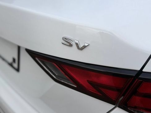 Used 2024 Nissan Sentra SV FWD image 7
