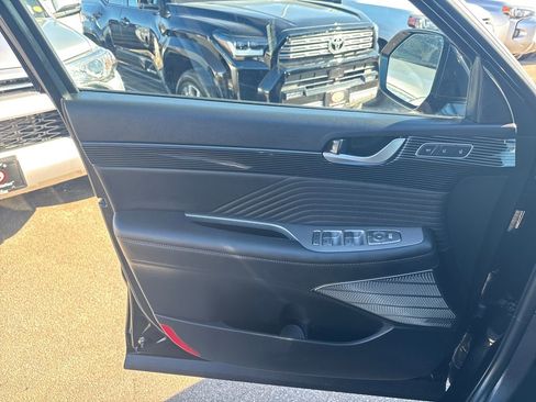 Used 2023 Hyundai Palisade Calligraphy image 40