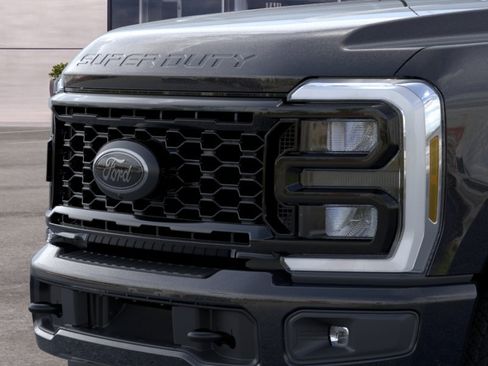 New 2026 Ford F250 XLT w/ XLT Premium Package AWD/4WD image 17