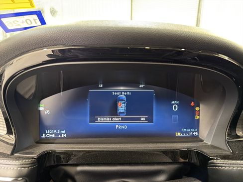 Used 2023 Lincoln Corsair Standard w/ Equipment Group 101A image 17