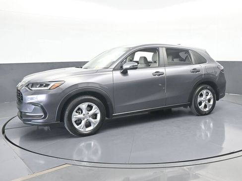 Used 2024 Honda HR-V LX image 2