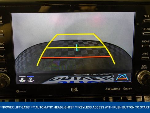 Used 2022 Toyota RAV4 XLE Premium image 7