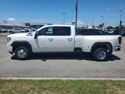 Used 2021 GMC Sierra 3500 Denali w/ Denali Ultimate Package AWD/4WD image 2