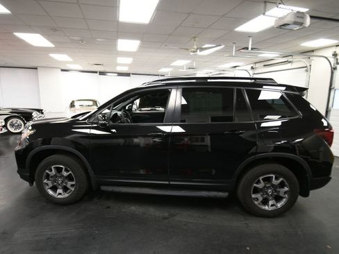 Used 2023 Honda Passport TrailSport image 4