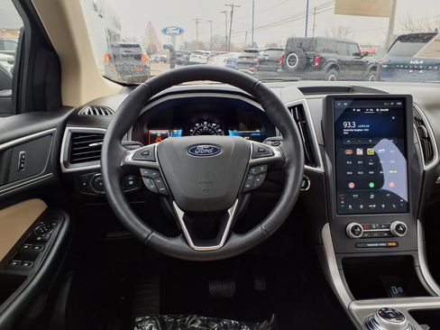 Certified 2022 Ford Edge SEL image 15