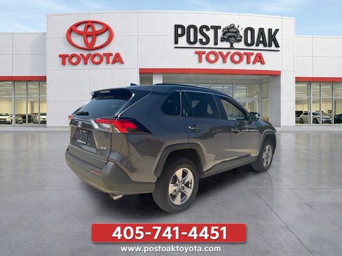 Used 2025 Toyota RAV4 XLE FWD image 7